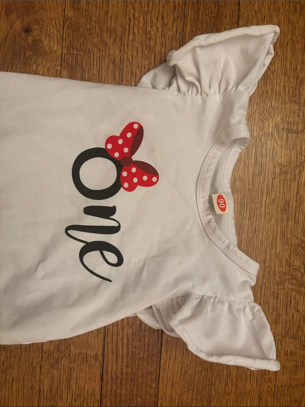 White 'One' Ruffle Sleeve Top & Red Polka Dot Skirt Set - Kids